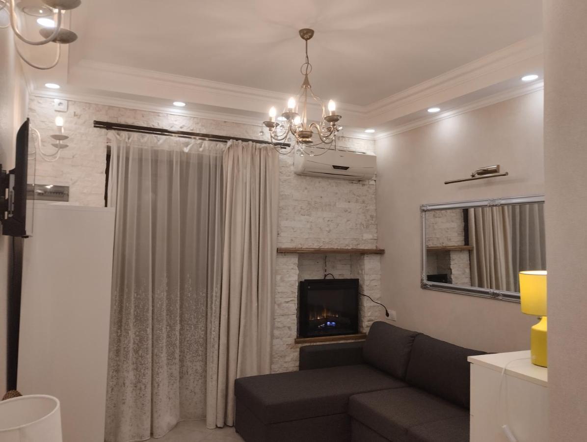 Room In Sololaki Tbilisi Exterior photo