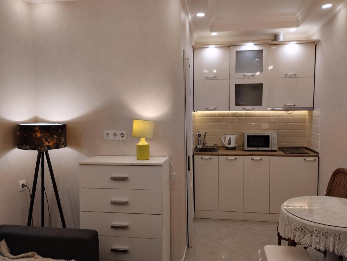Room In Sololaki Tbilisi Exterior photo
