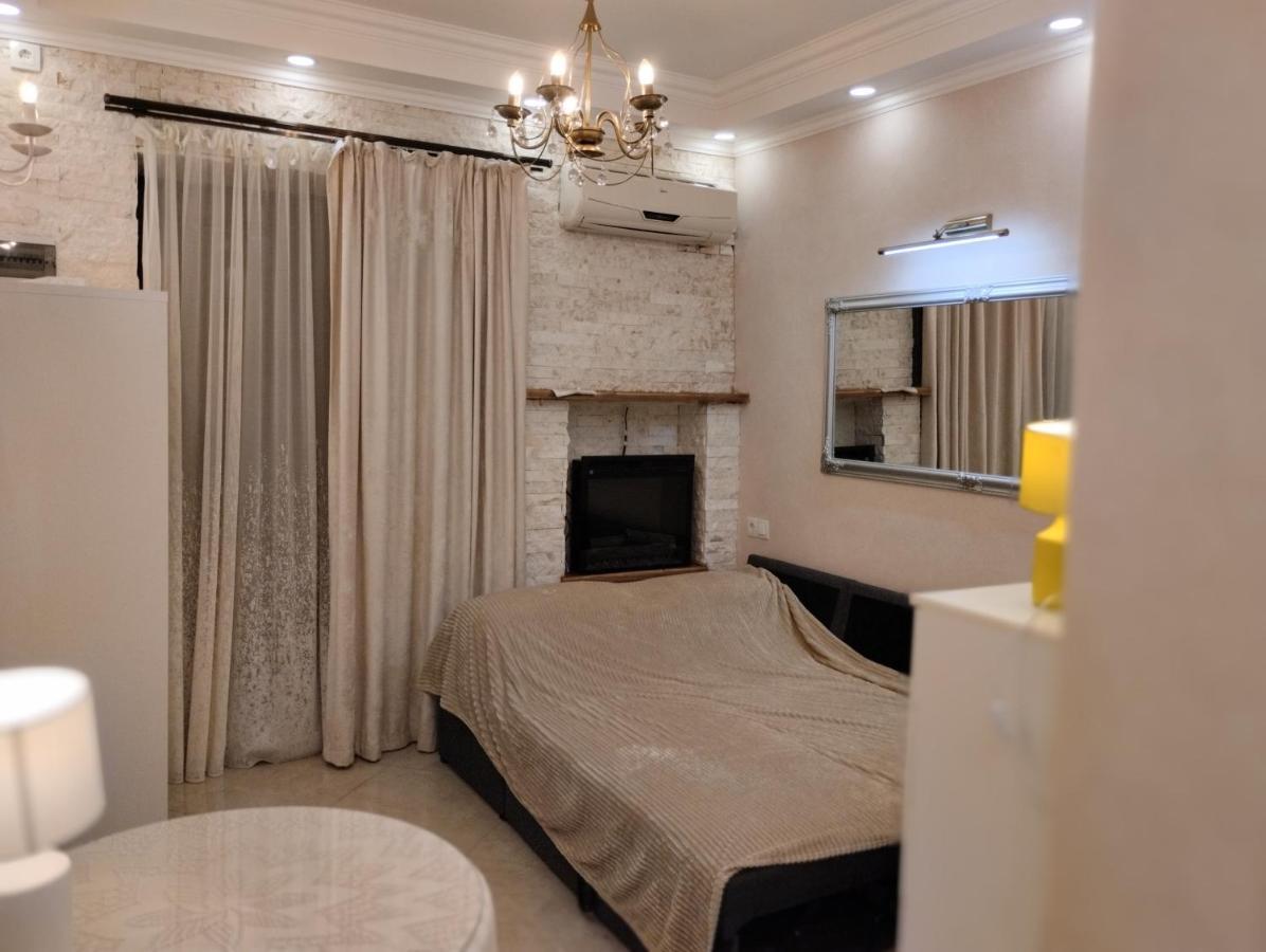 Room In Sololaki Tbilisi Exterior photo