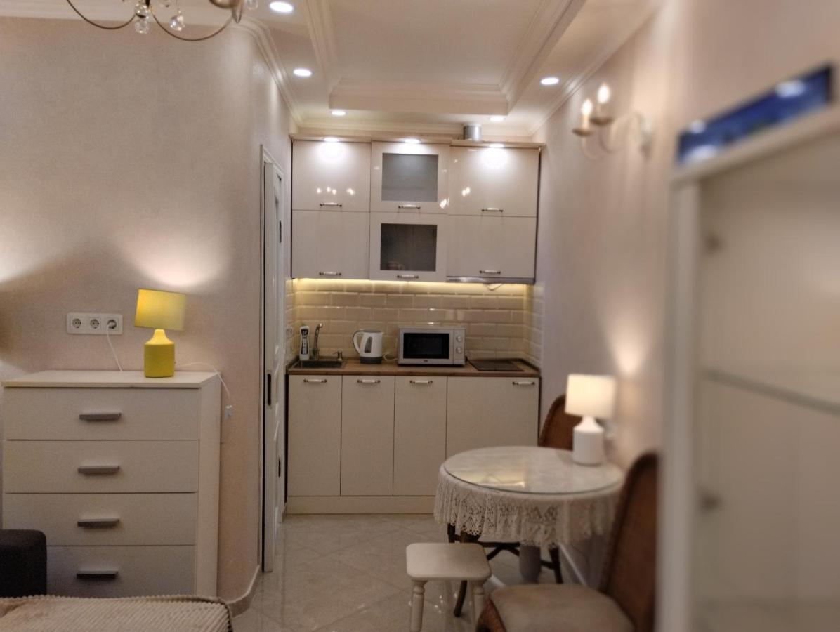Room In Sololaki Tbilisi Exterior photo